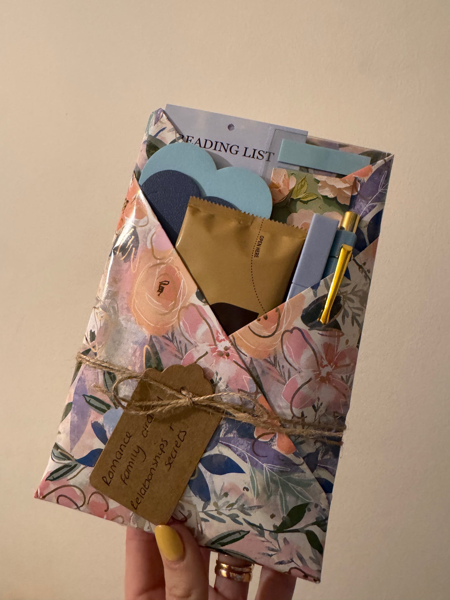 Blind date with a book (romance/mild spice/feel good)